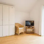 度假居 6 Person In *
