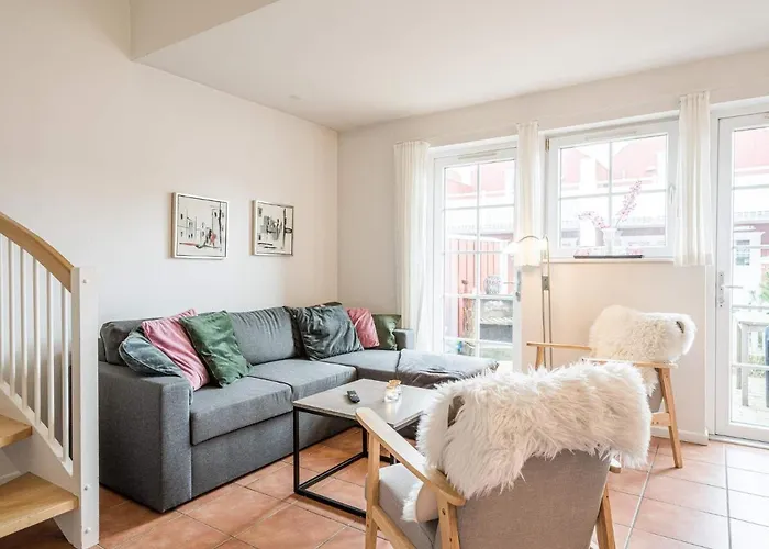 6 Person In * Blåvand